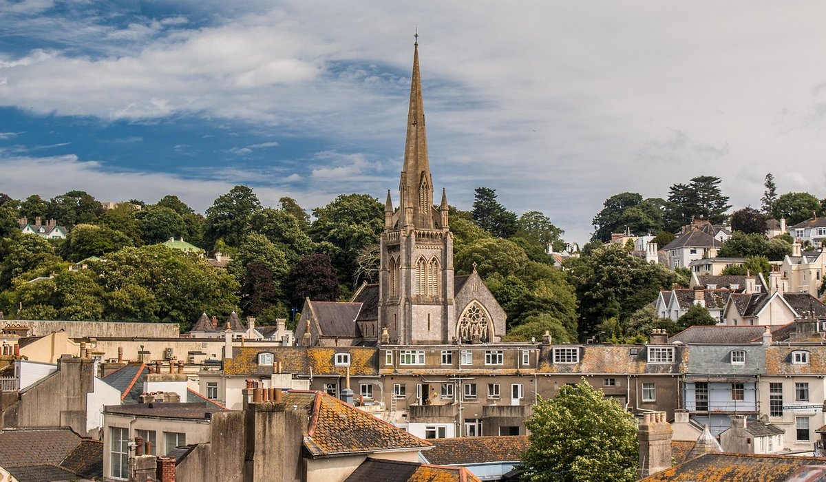 Booking a Calm City Hotel for a Restful Break